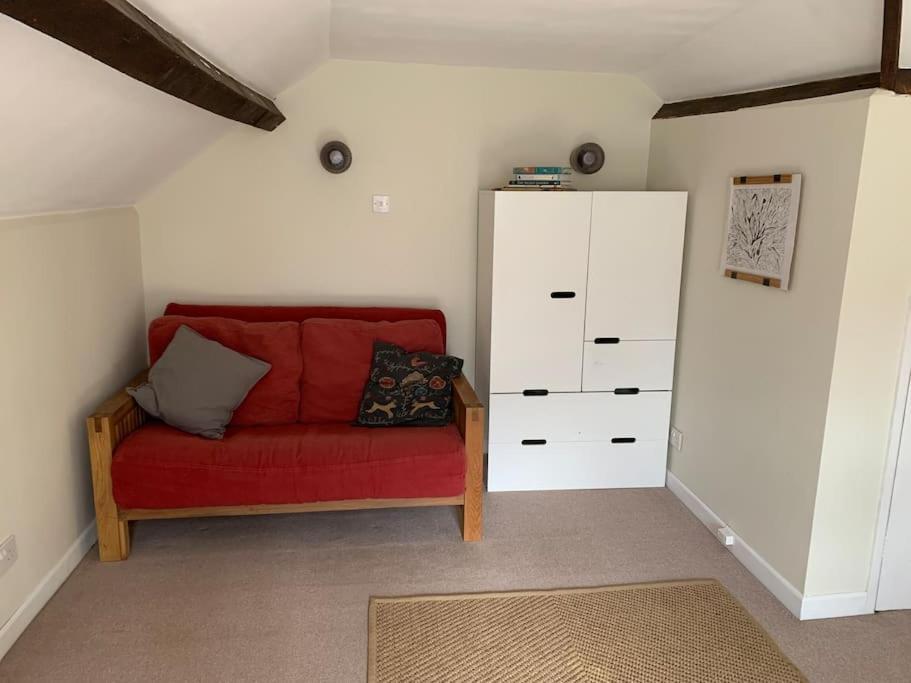 Trinity Annexe An Adorable First Floor Light And Lofty Space Within An Aonb Godmanstone Exterior foto