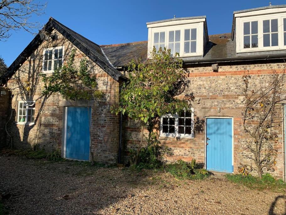 Trinity Annexe An Adorable First Floor Light And Lofty Space Within An Aonb Godmanstone Exterior foto